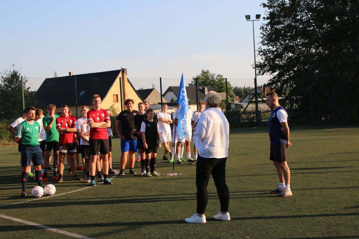Z podwórka na stadion - Popielów