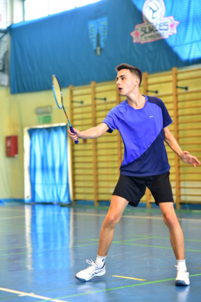 Młodzi badmintoniści